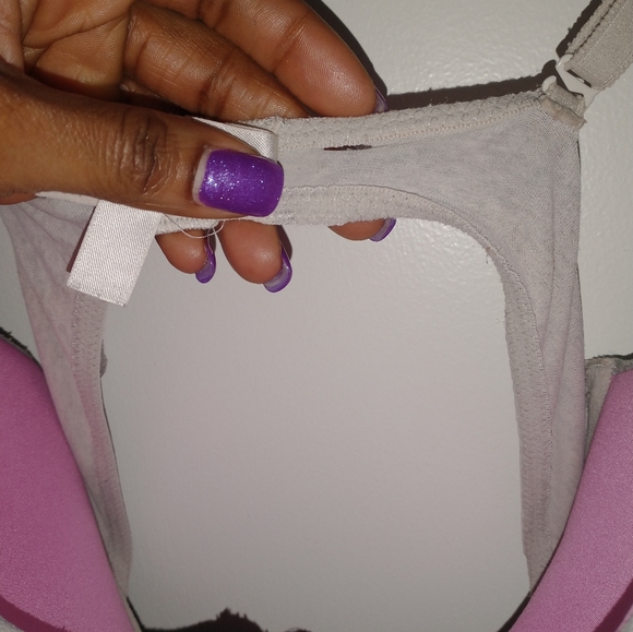Women's gray pink Victoria's secret bra - Picture 6 of 7